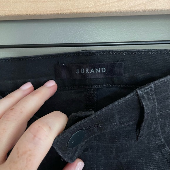 J Brand Leenah High Rise Skinny Ankle Jeans Size 28 Caiman Python Print Black - Picture 5 of 16